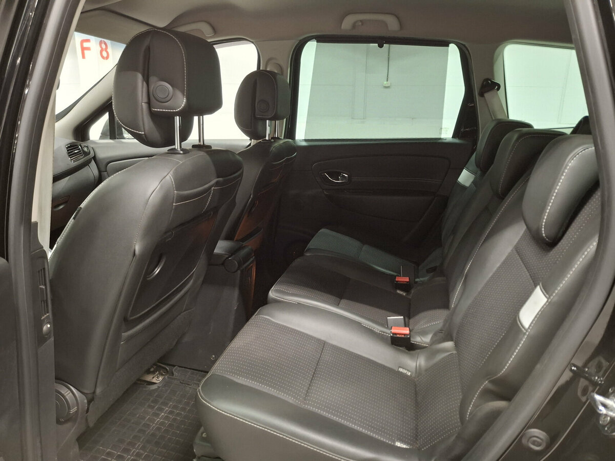 Renault Scenic с пробегом — 2013 год. Фото: #11