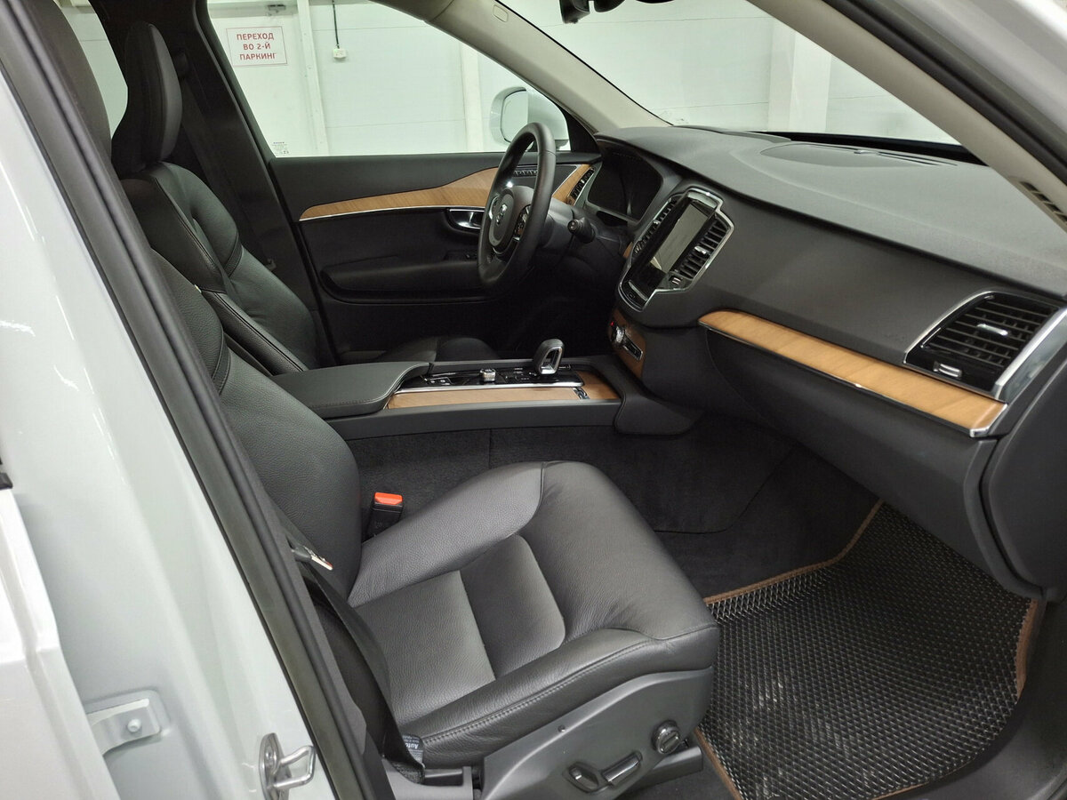 Volvo XC90 с пробегом — 2023 год. Фото: #10