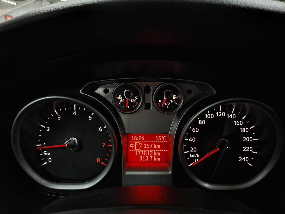 Ford Focus с пробегом — 2008 год. Фото: #12