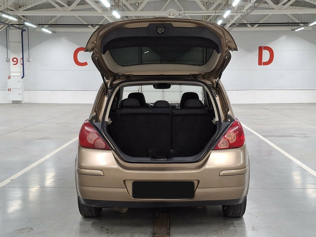 Nissan Tiida с пробегом — 2008 год. Фото: #9