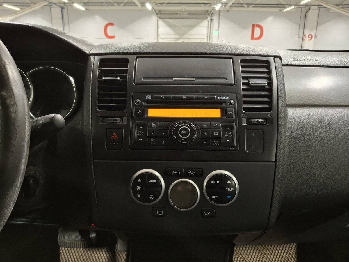 Nissan Tiida с пробегом — 2008 год. Фото: #14