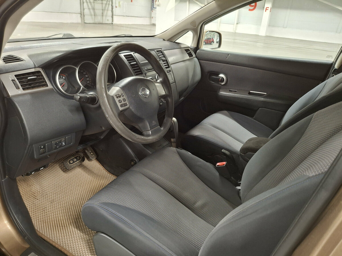 Nissan Tiida с пробегом — 2008 год. Фото: #15