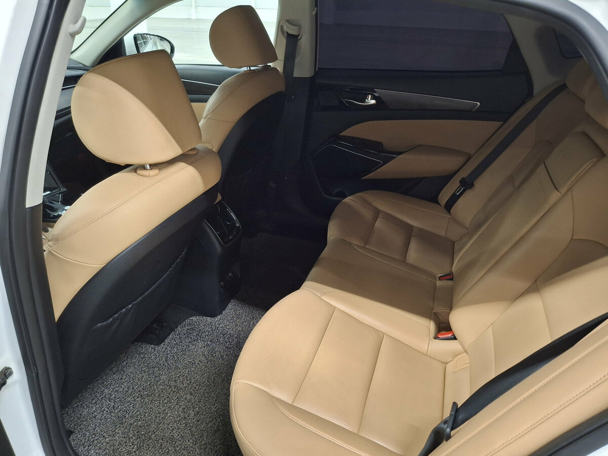 Kia K7 с пробегом — 2019 год. Фото: #11