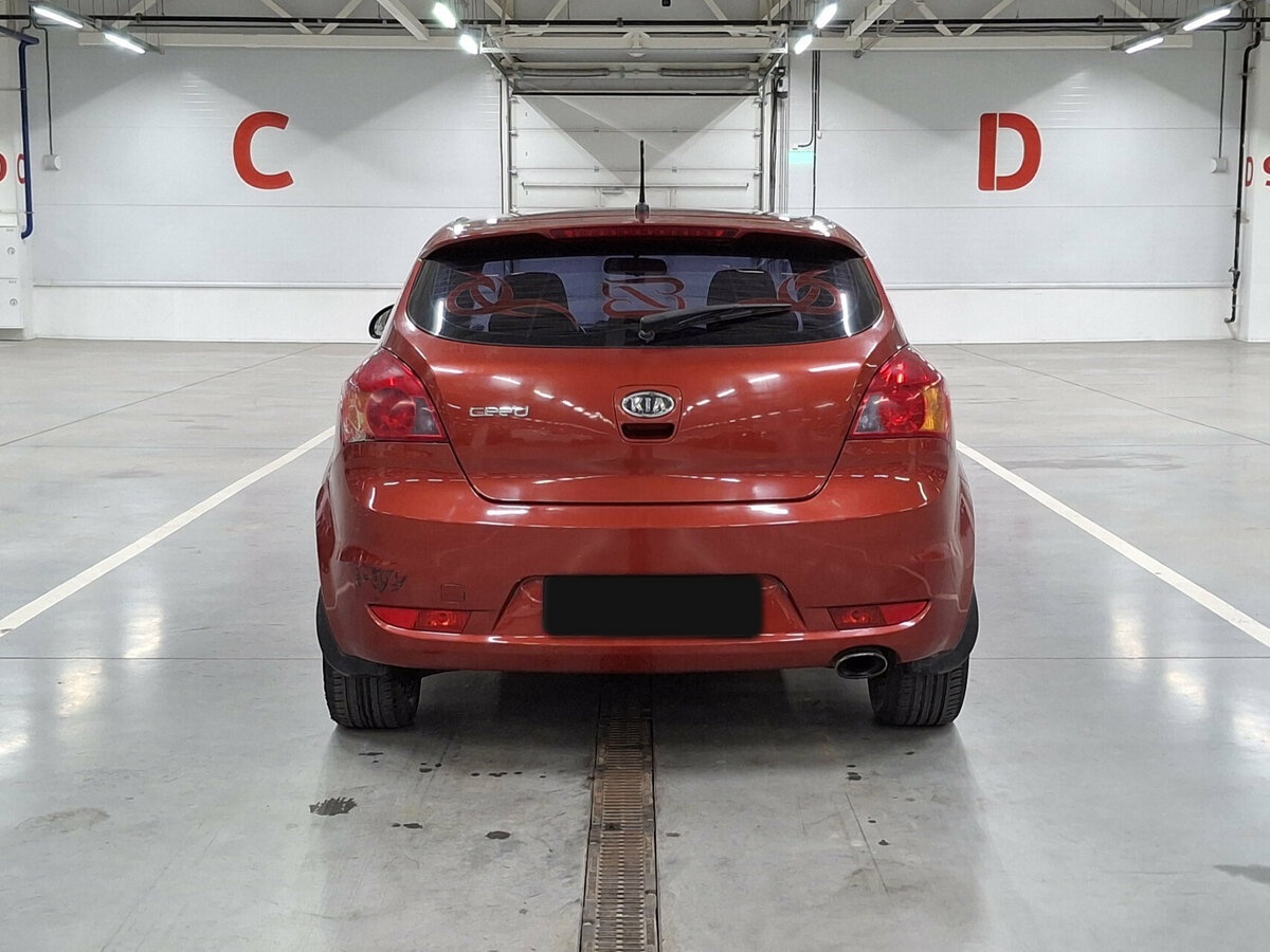 Kia Ceed с пробегом — 2008 год. Фото: #5