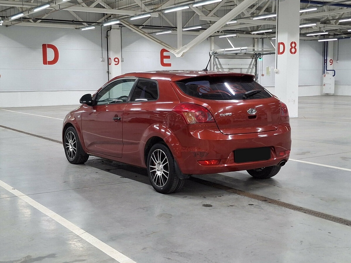 Kia Ceed с пробегом — 2008 год. Фото: #6