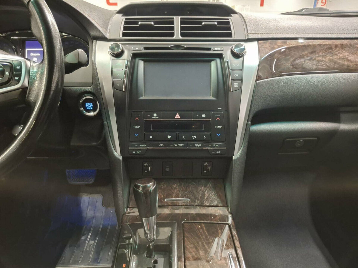 Toyota Camry с пробегом — 2015 год. Фото: #13