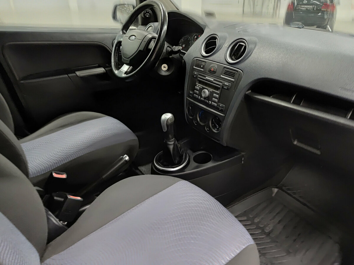 Ford Fusion с пробегом — 2008 год. Фото: #6