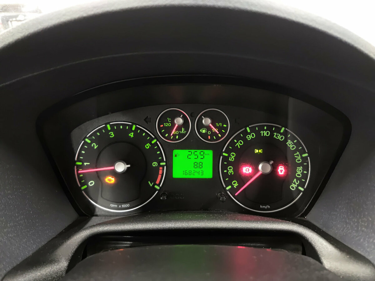 Ford Fusion с пробегом — 2008 год. Фото: #8