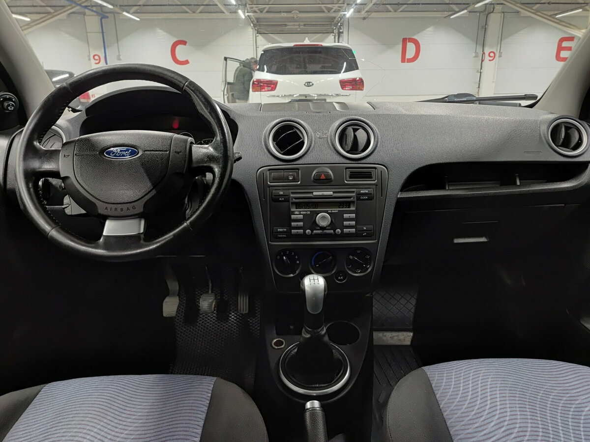 Ford Fusion с пробегом — 2008 год. Фото: #9