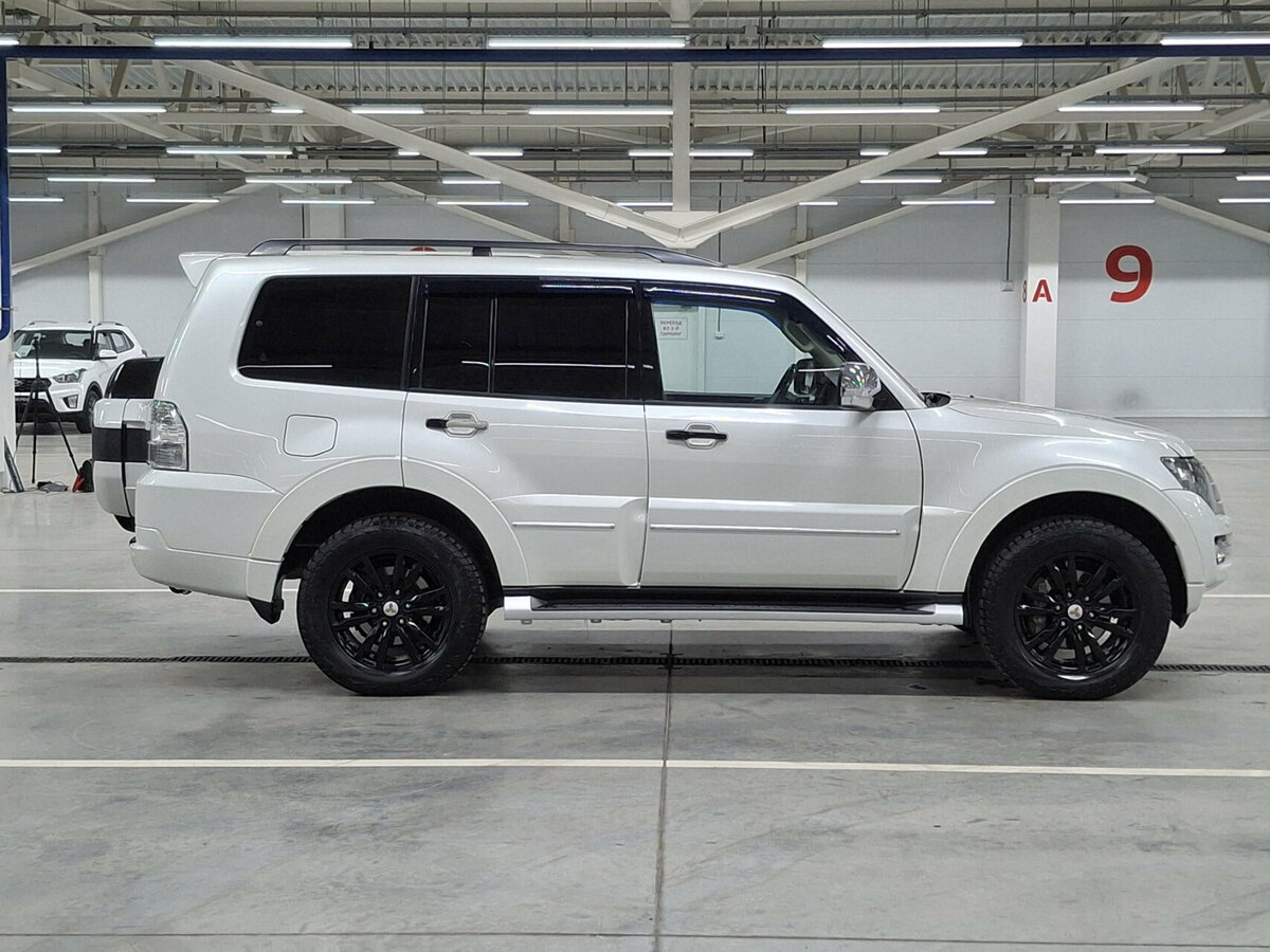 Mitsubishi Pajero с пробегом — 2020 год. Фото: #3