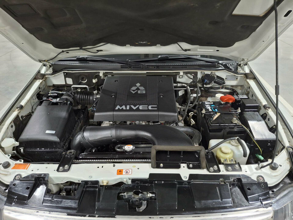 Mitsubishi Pajero с пробегом — 2020 год. Фото: #8