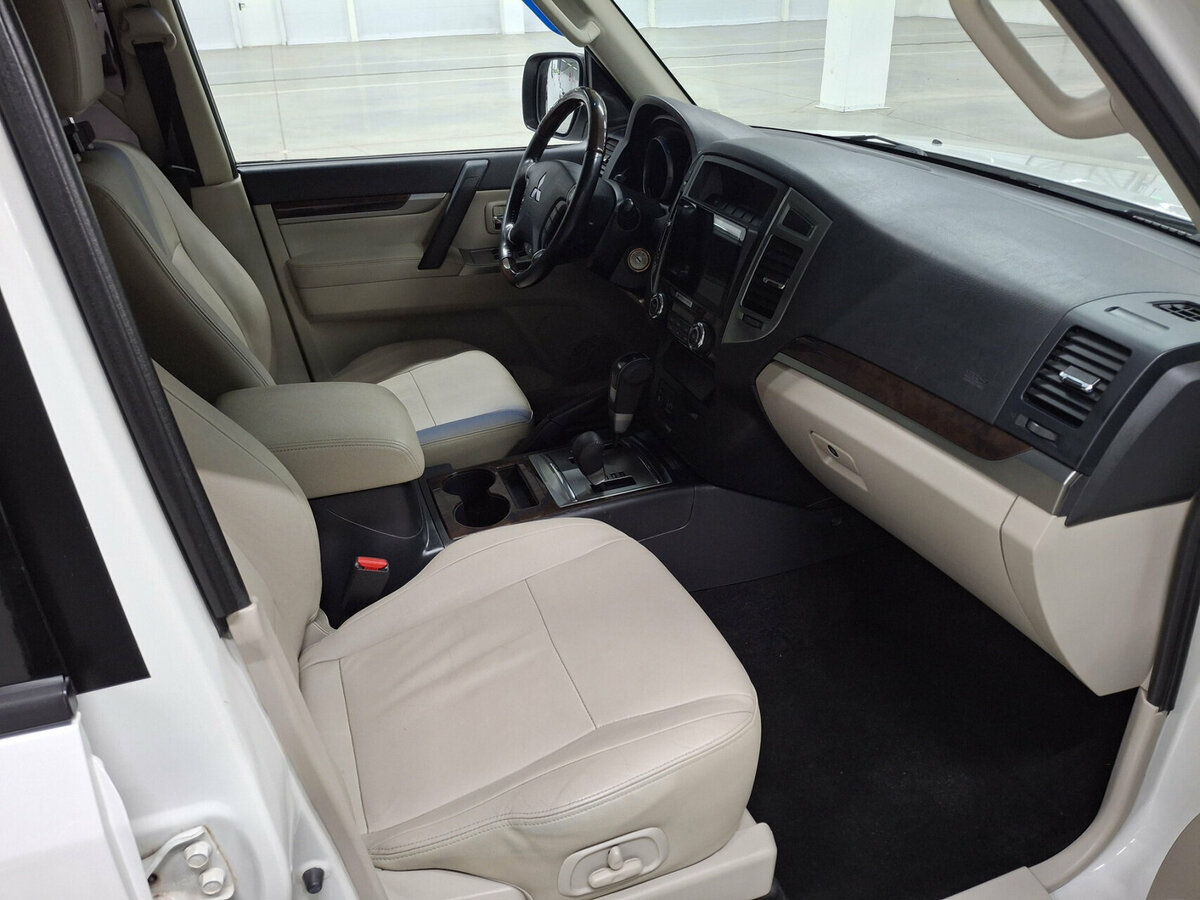 Mitsubishi Pajero с пробегом — 2020 год. Фото: #10