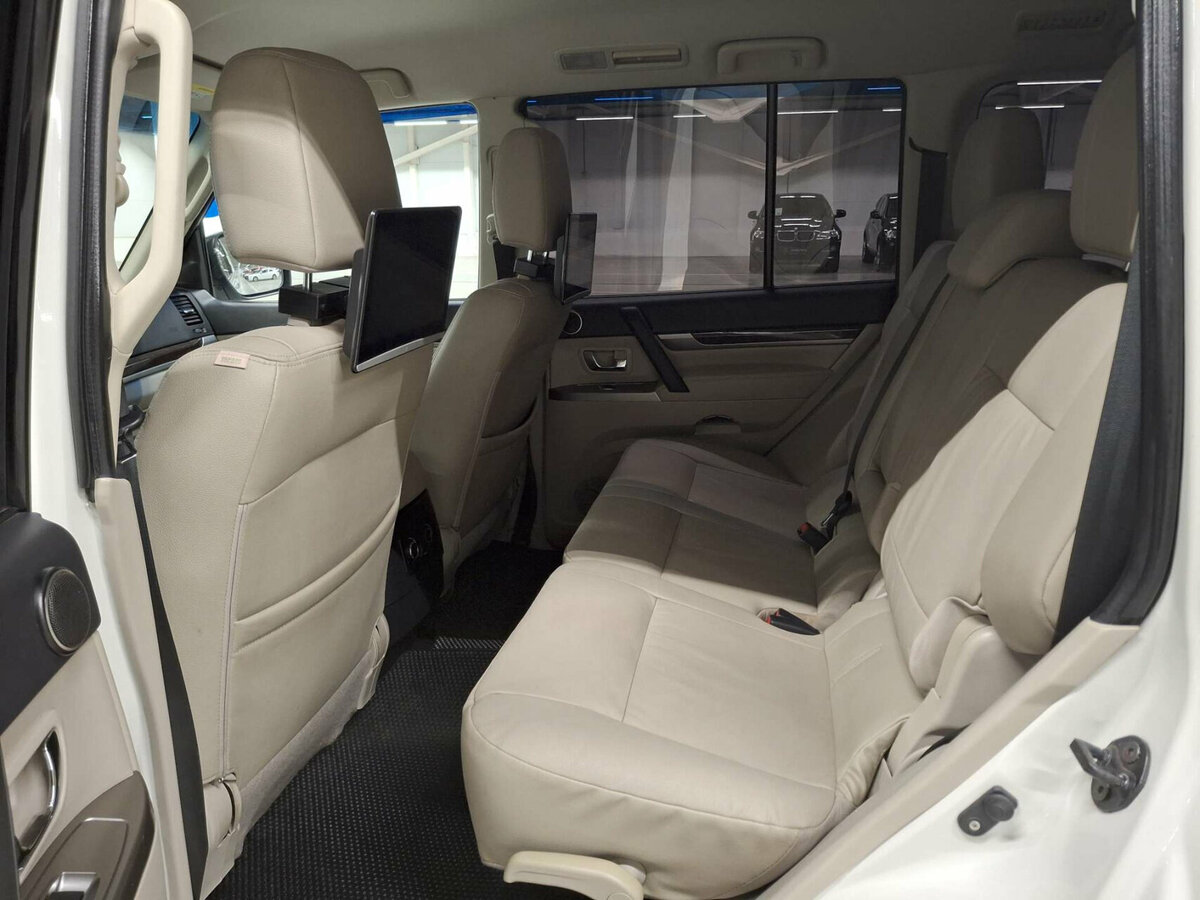 Mitsubishi Pajero с пробегом — 2020 год. Фото: #11