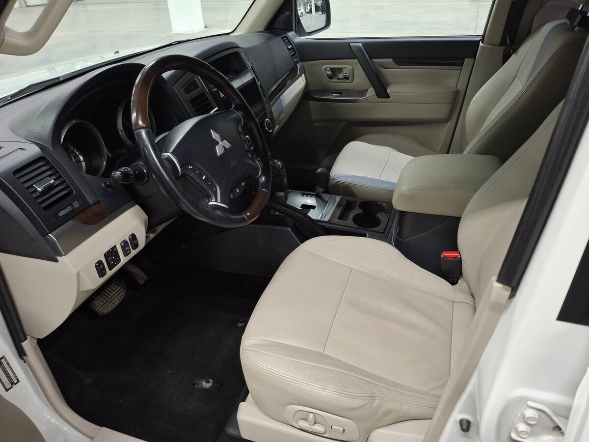 Mitsubishi Pajero с пробегом — 2020 год. Фото: #15