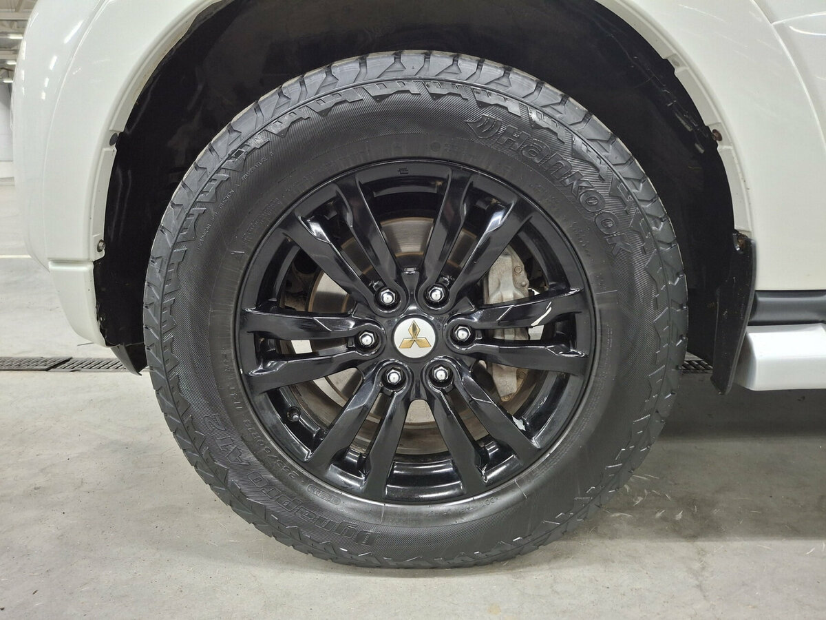 Mitsubishi Pajero с пробегом — 2020 год. Фото: #17