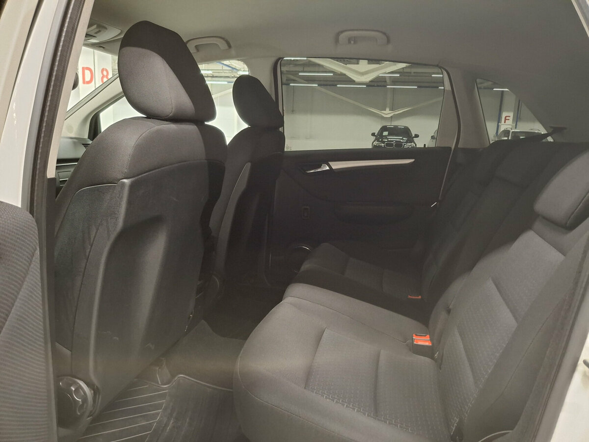 Mercedes-Benz B-Класс с пробегом — 2011 год. Фото: #11