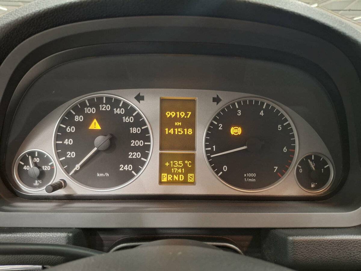 Mercedes-Benz B-Класс с пробегом — 2011 год. Фото: #12