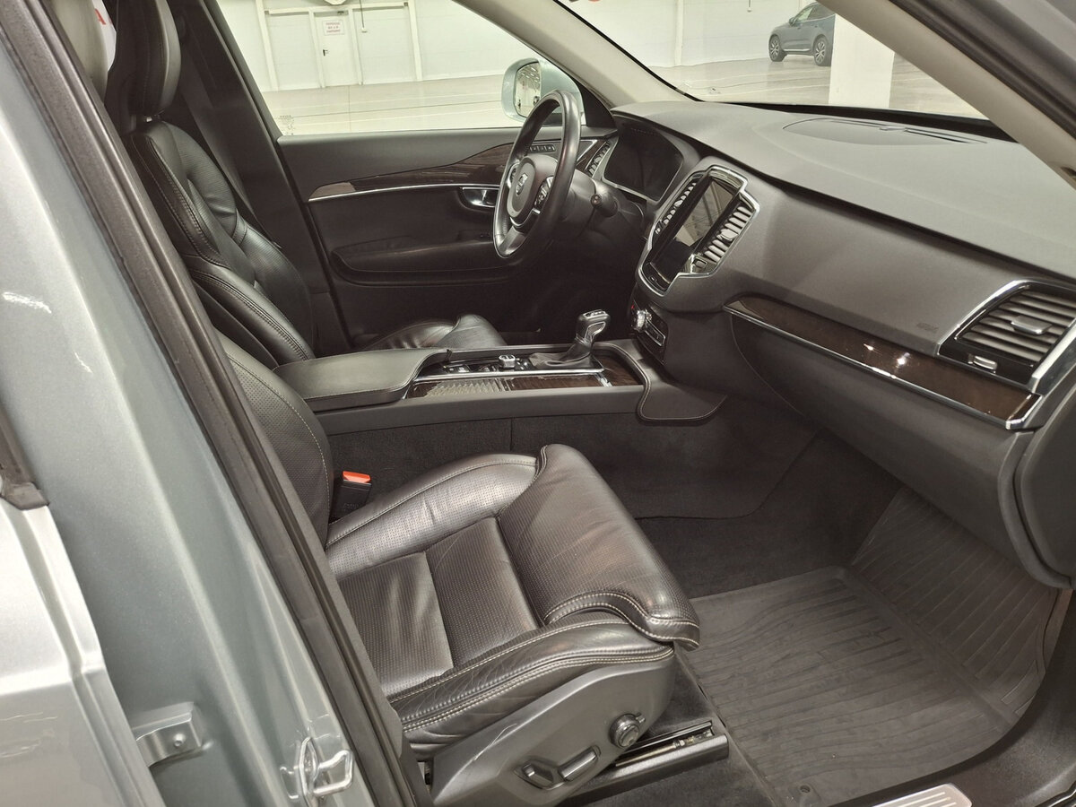 Volvo XC90 с пробегом — 2017 год. Фото: #10