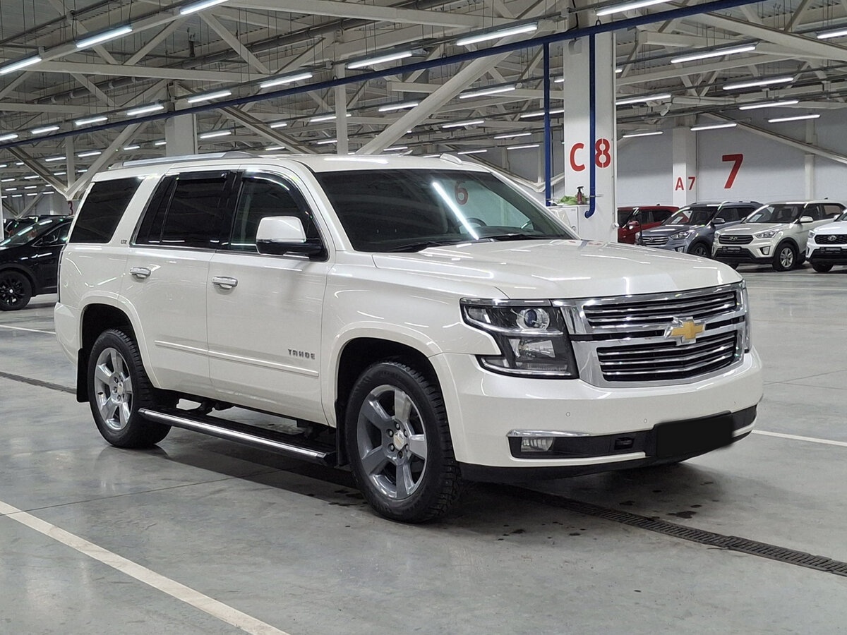 Chevrolet Tahoe с пробегом — 2015 год. Фото: #2