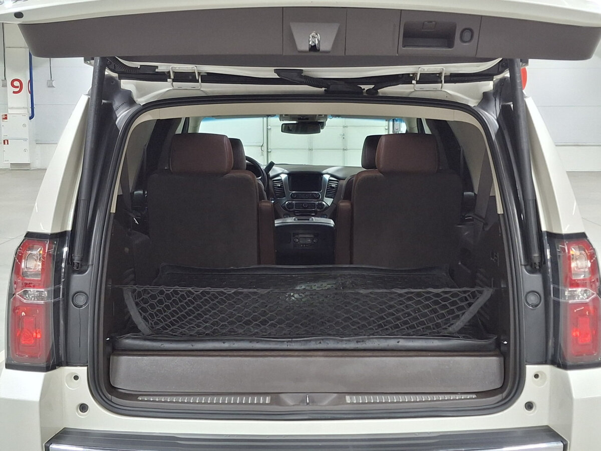 Chevrolet Tahoe с пробегом — 2015 год. Фото: #9