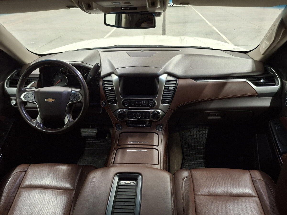 Chevrolet Tahoe с пробегом — 2015 год. Фото: #13