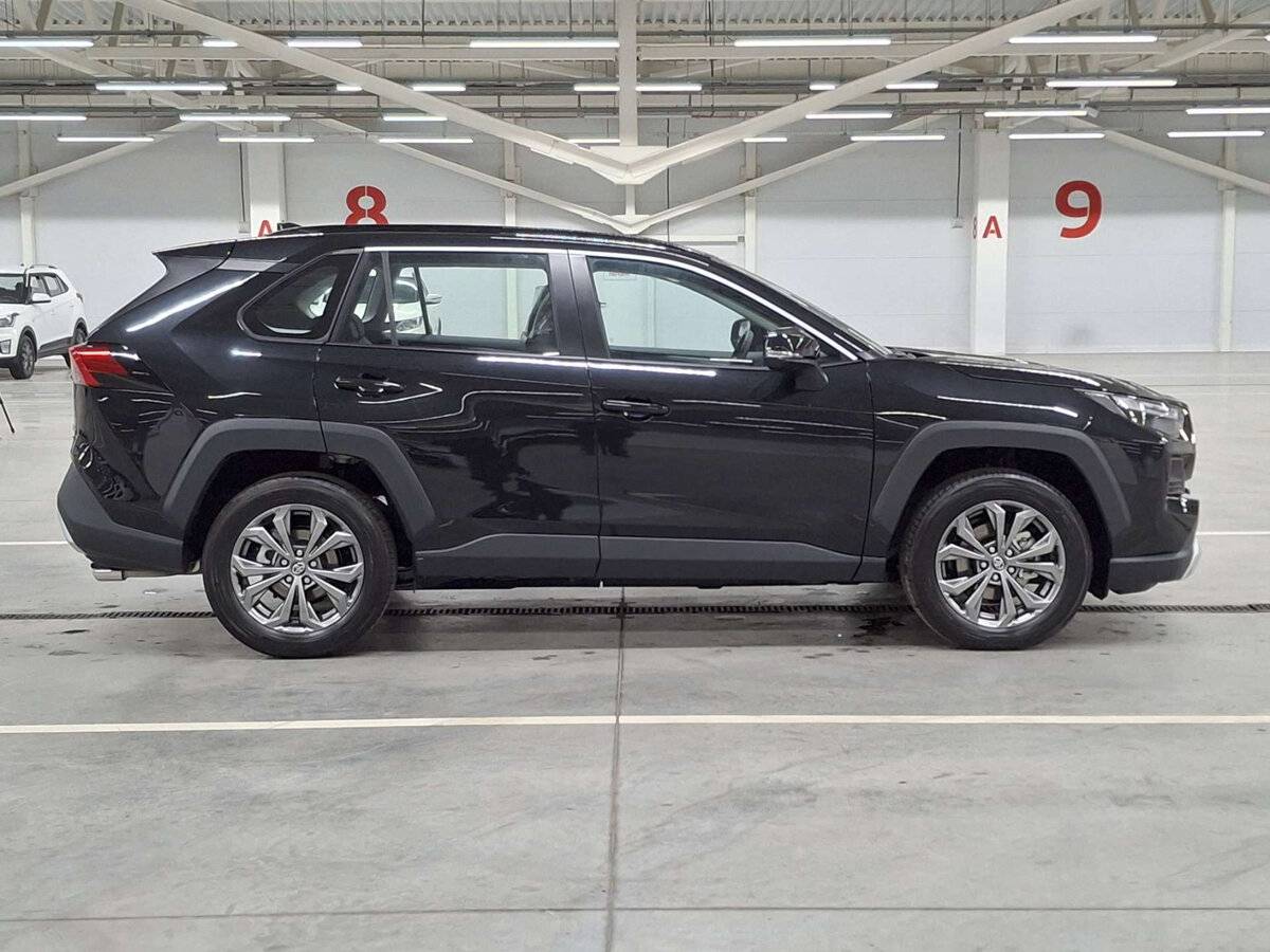 Toyota RAV4 с пробегом — 2025 год. Фото: #3