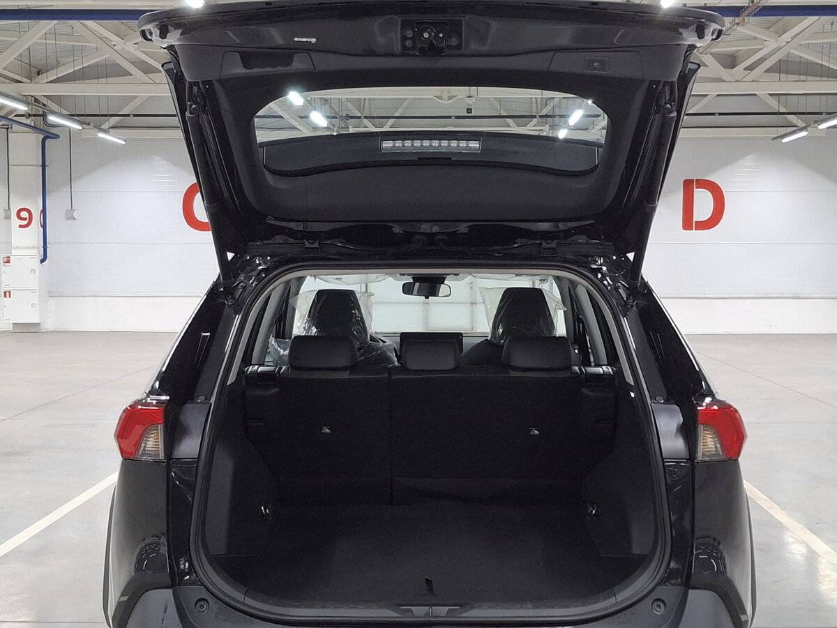 Toyota RAV4 с пробегом — 2025 год. Фото: #8