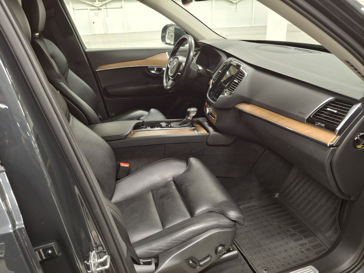 Volvo XC90 с пробегом — 2017 год. Фото: #10