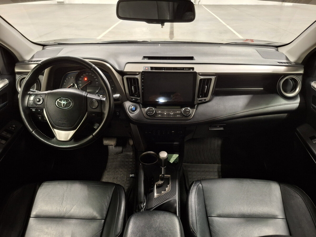 Toyota RAV4 с пробегом — 2013 год. Фото: #13