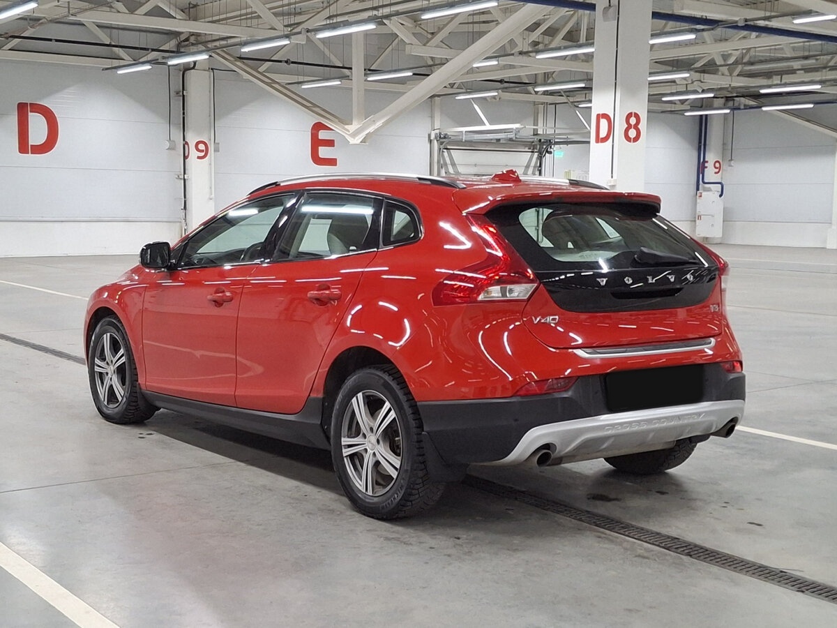 Volvo V40 Cross Country с пробегом — 2017 год. Фото: #6