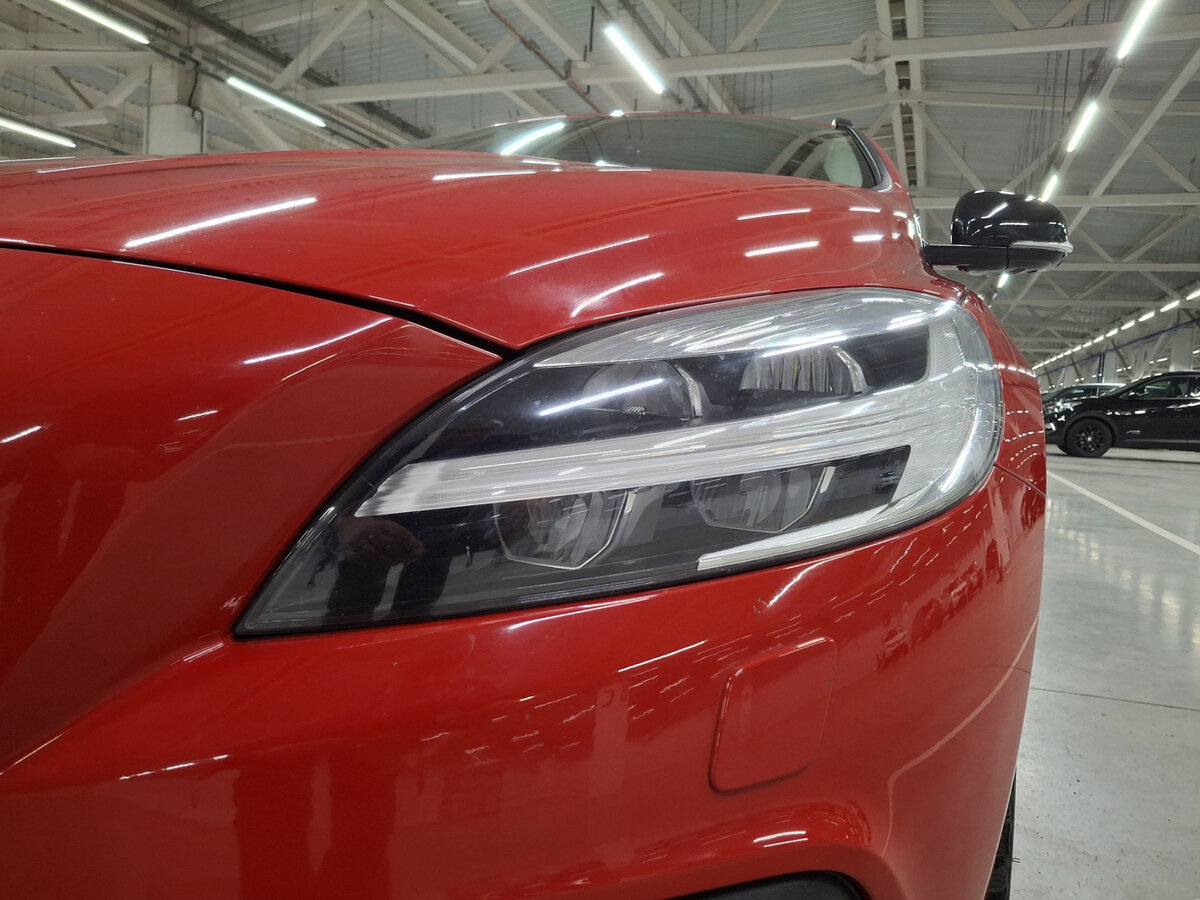 Volvo V40 Cross Country с пробегом — 2017 год. Фото: #16