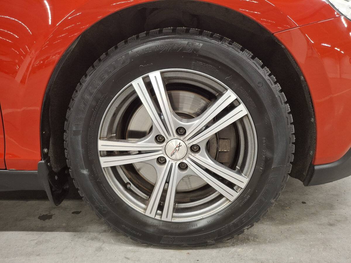 Volvo V40 Cross Country с пробегом — 2017 год. Фото: #17