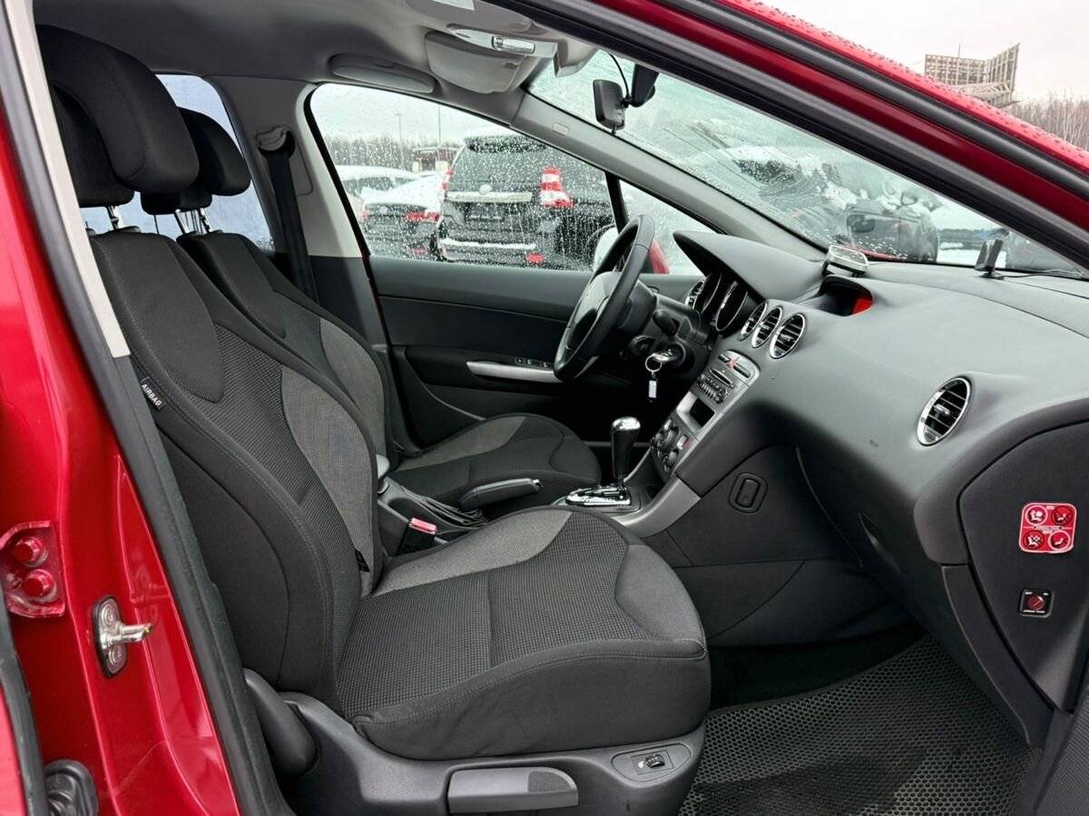 Peugeot 308 с пробегом — 2008 год. Фото: #5