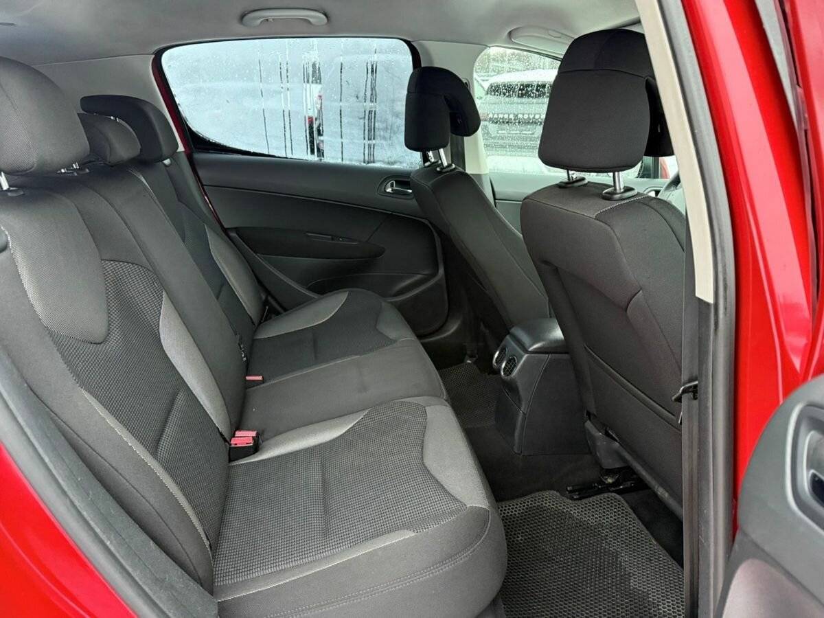 Peugeot 308 с пробегом — 2008 год. Фото: #6