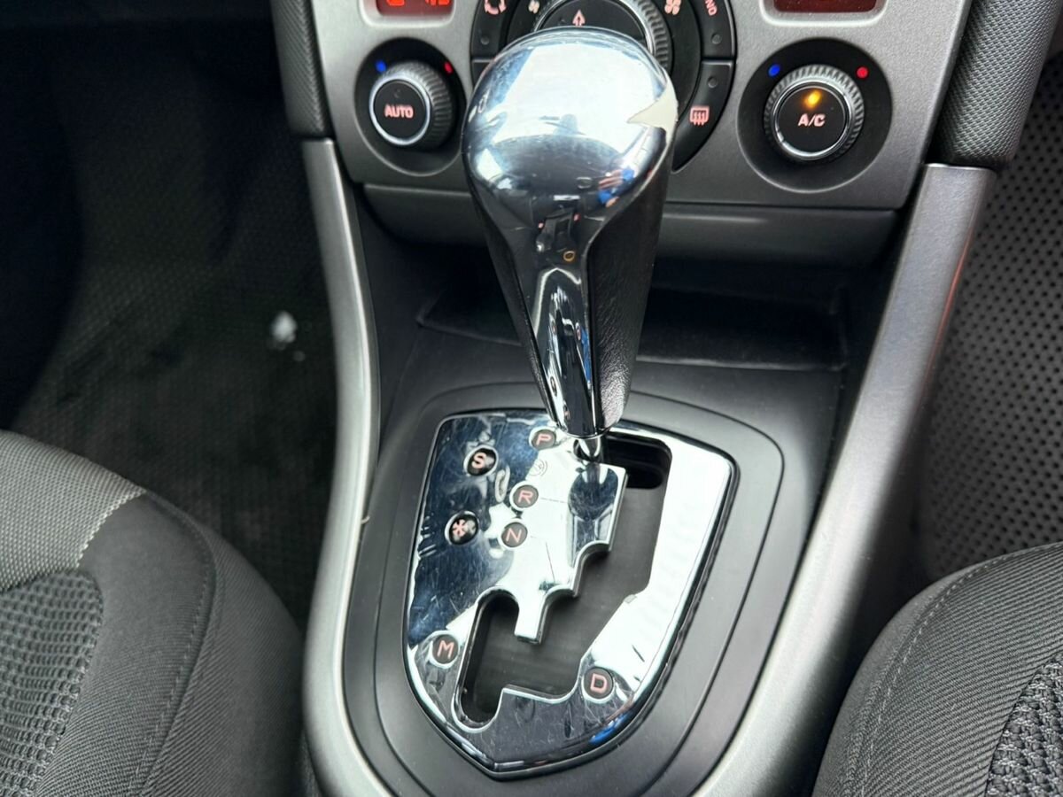 Peugeot 308 с пробегом — 2008 год. Фото: #7