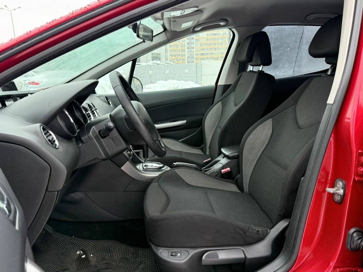 Peugeot 308 с пробегом — 2008 год. Фото: #9