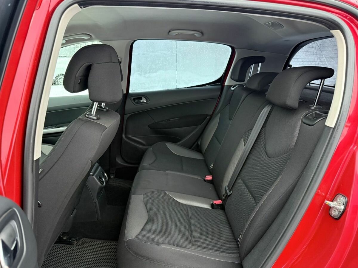 Peugeot 308 с пробегом — 2008 год. Фото: #10