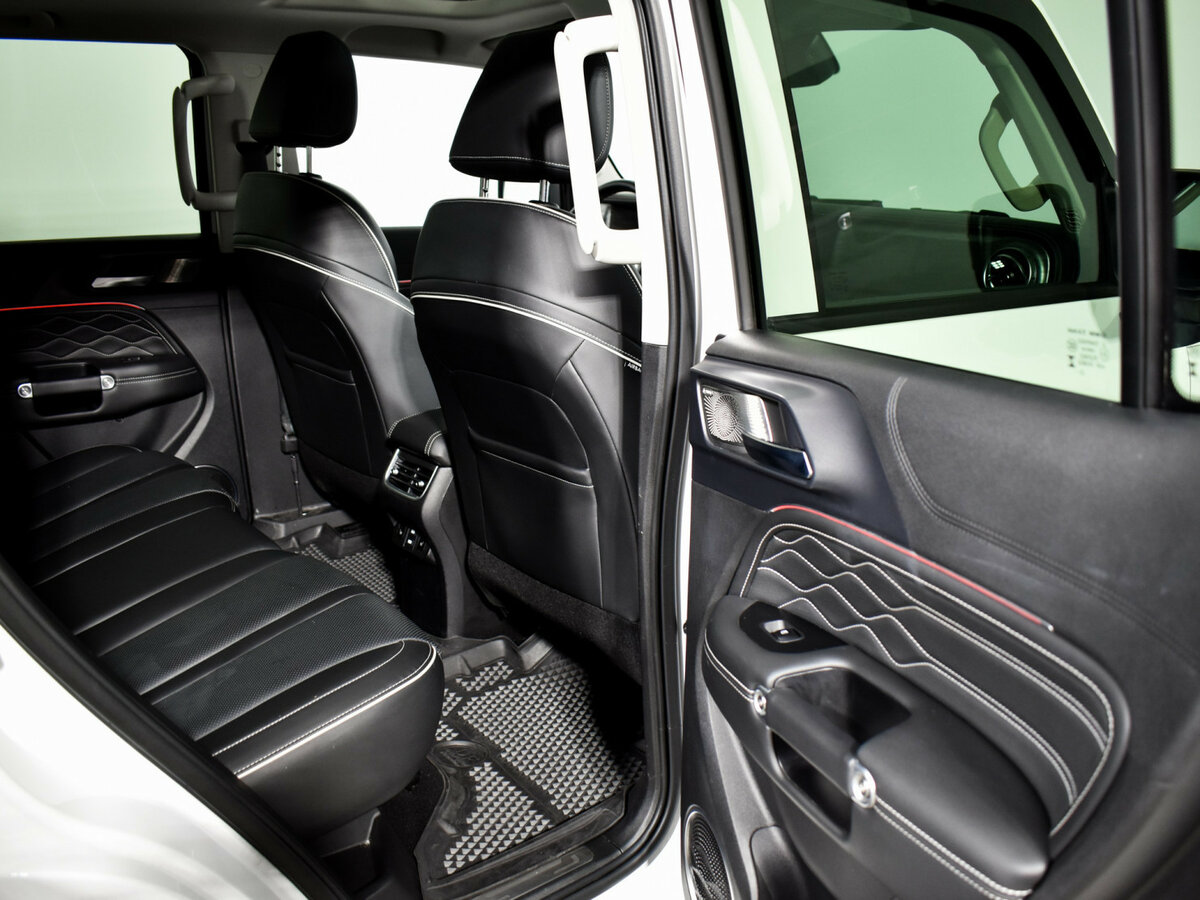 Tank 300 с пробегом — 2023 год. Фото: #9