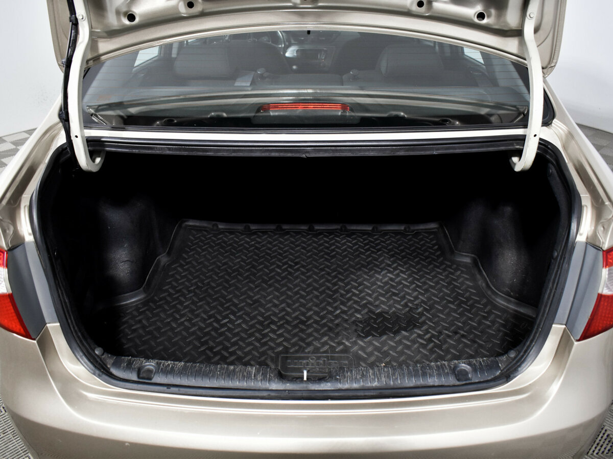 Kia Rio с пробегом — 2011 год. Фото: #15