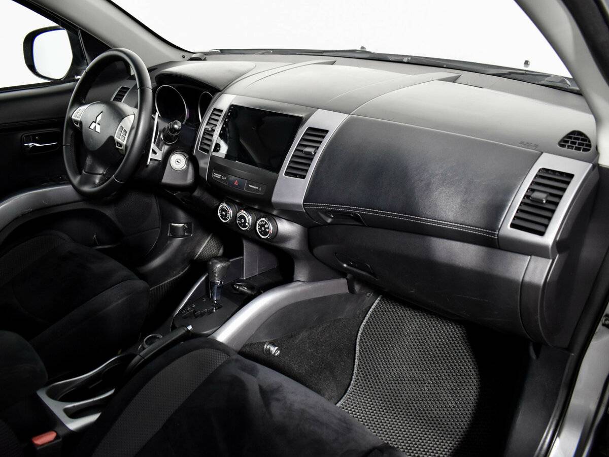 Mitsubishi Outlander с пробегом — 2010 год. Фото: #9