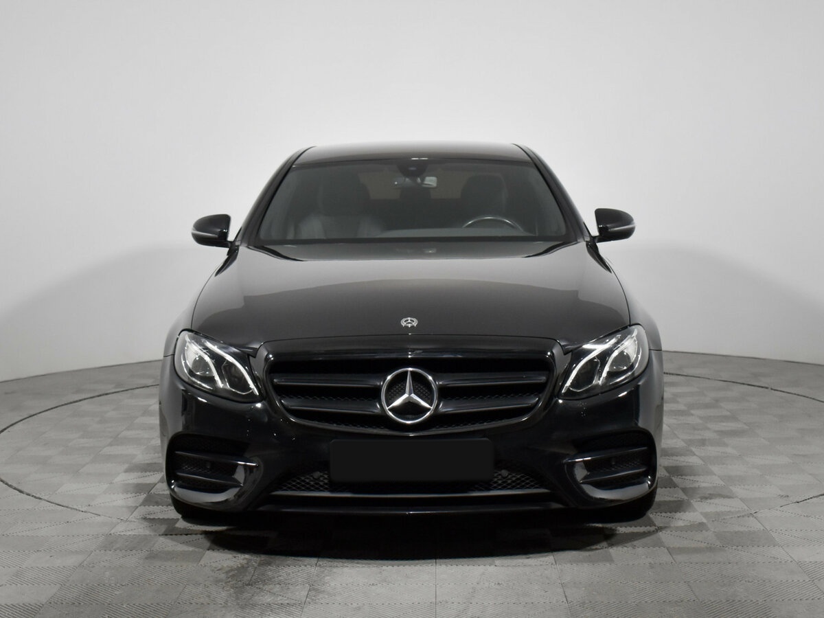 Mercedes-Benz E-Класс с пробегом — 2019 год. Фото: #1