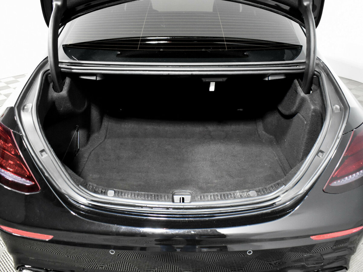 Mercedes-Benz E-Класс с пробегом — 2019 год. Фото: #17