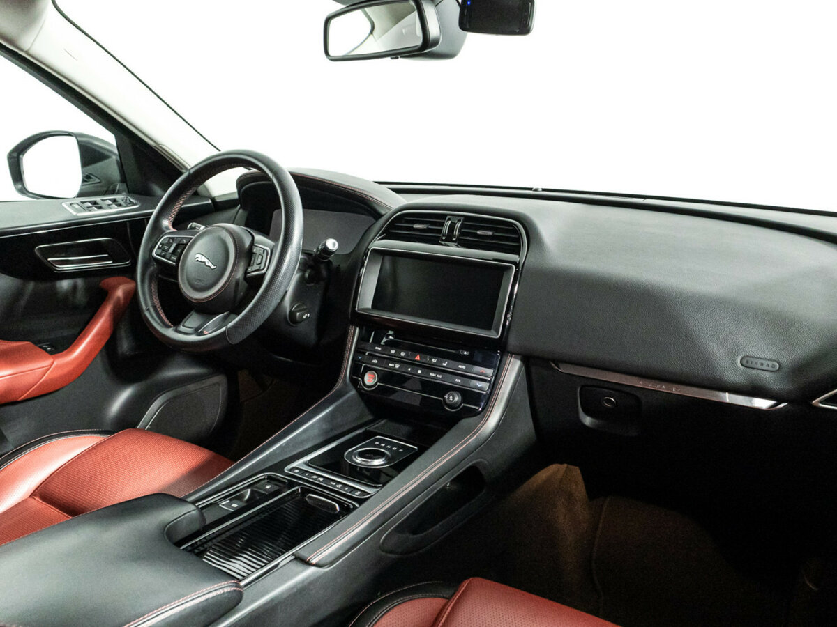 Jaguar F-Pace с пробегом — 2017 год. Фото: #8