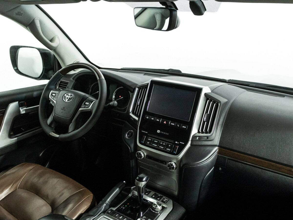 Toyota Land Cruiser с пробегом — 2017 год. Фото: #6