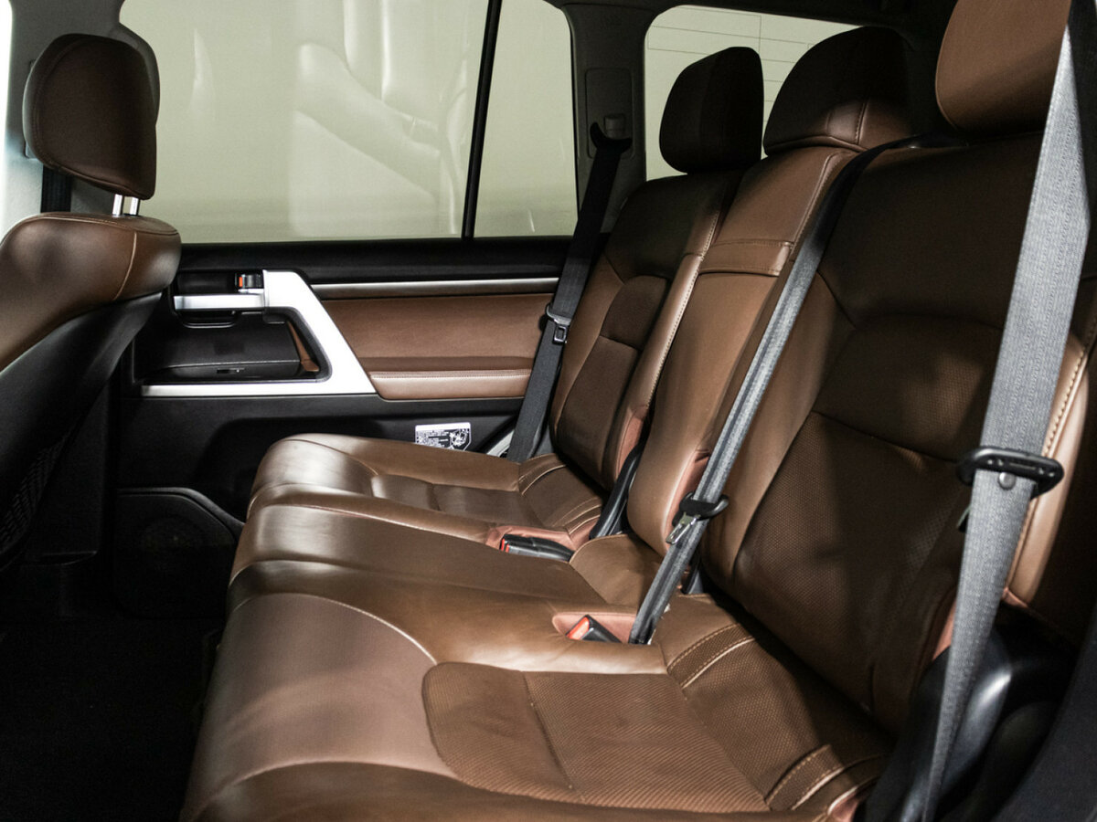Toyota Land Cruiser с пробегом — 2017 год. Фото: #7