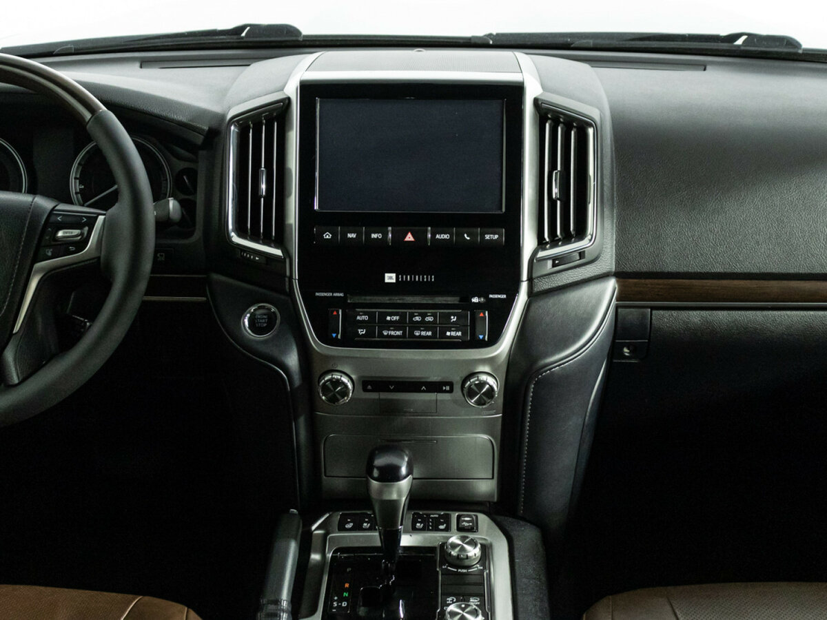 Toyota Land Cruiser с пробегом — 2017 год. Фото: #11