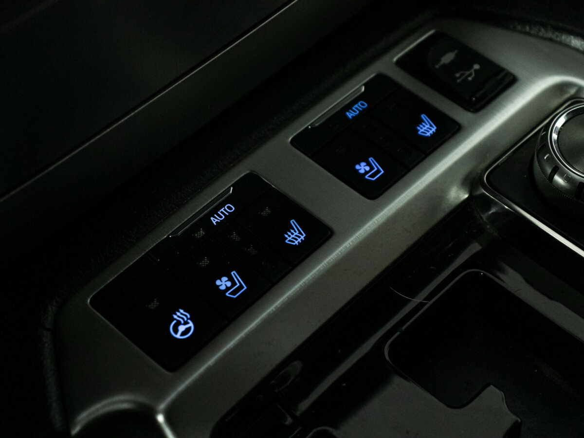 Toyota Land Cruiser с пробегом — 2017 год. Фото: #18