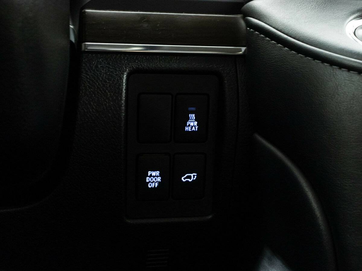 Toyota Land Cruiser с пробегом — 2017 год. Фото: #20