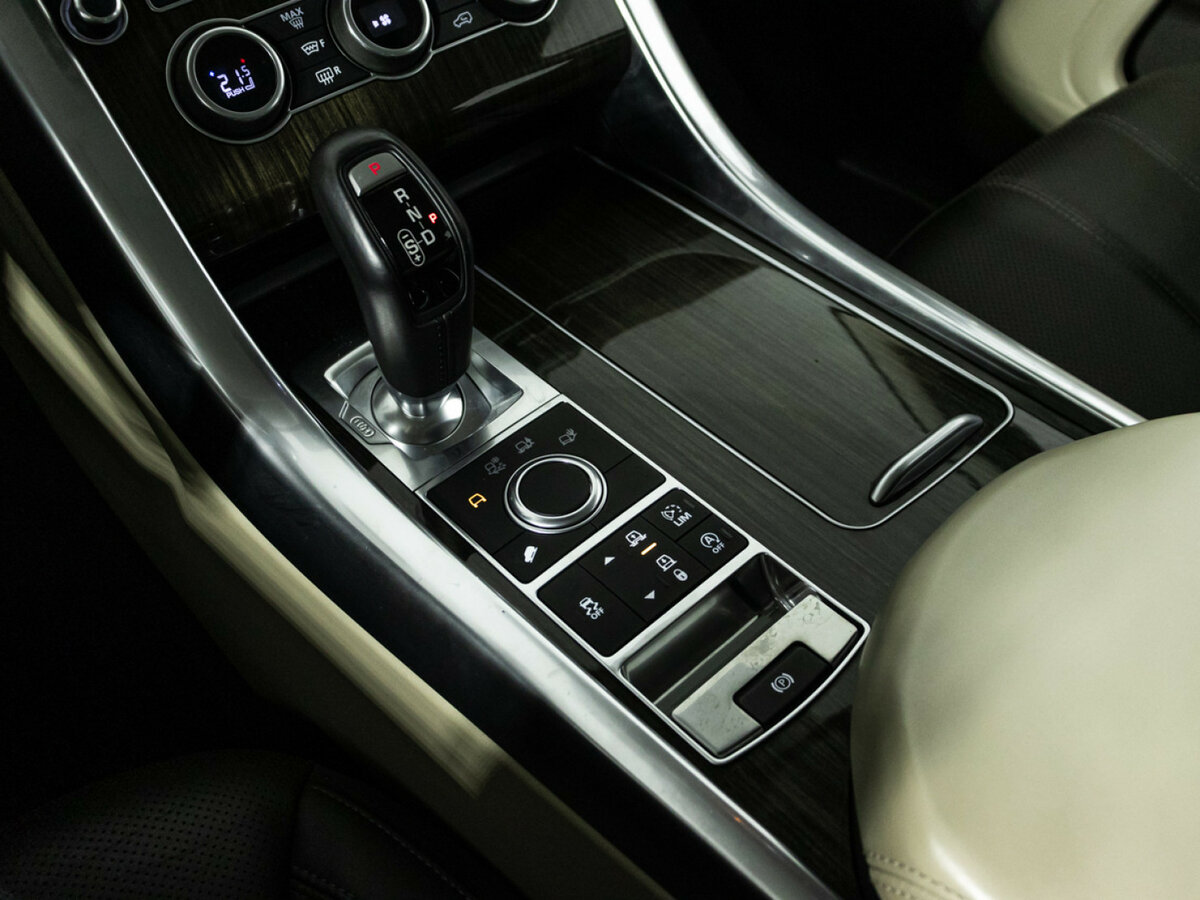 Land Rover Range Rover Sport с пробегом — 2017 год. Фото: #18