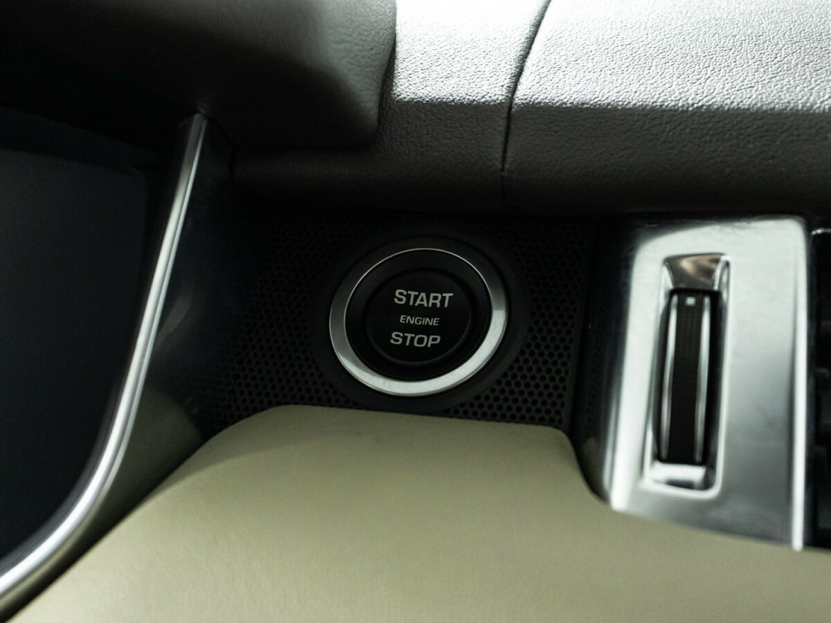 Land Rover Range Rover Sport с пробегом — 2017 год. Фото: #19